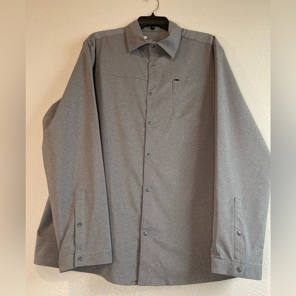 All In Motion~NWT~Men’s Recycled Polyester~Snap Closure~Quick Dry Shirt~Size XL - Picture 6 of 16